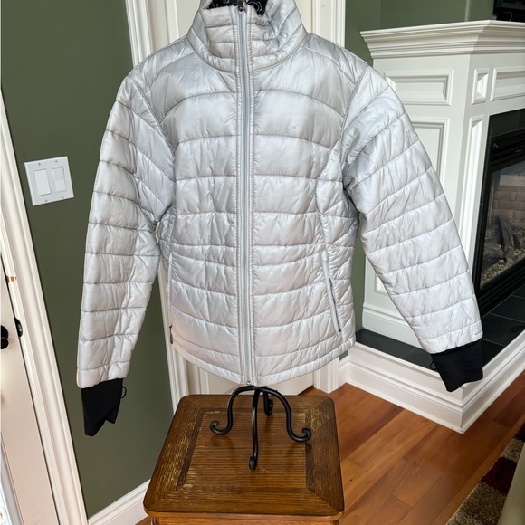 Women’s large Columbia titanium, two-piece with detachable hood and snow belt. - Picture 14 of 15